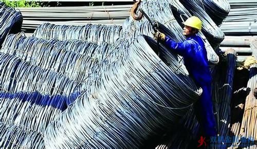 黑龍江最大鋼企5個月未發(fā)工資 千名員工與領導起沖突